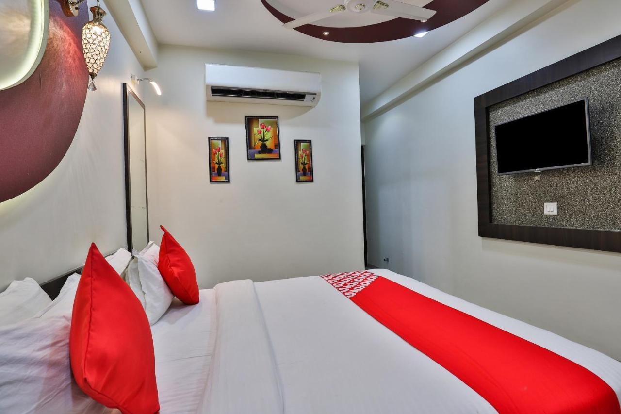 Collection O 7557 Hotel Shiv Kunj Exotica Naroda Exteriér fotografie
