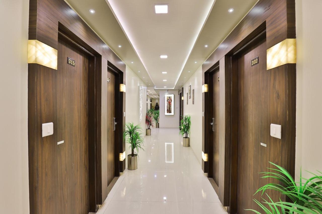 Collection O 7557 Hotel Shiv Kunj Exotica Naroda Exteriér fotografie