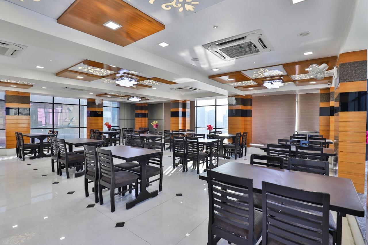 Collection O 7557 Hotel Shiv Kunj Exotica Naroda Exteriér fotografie