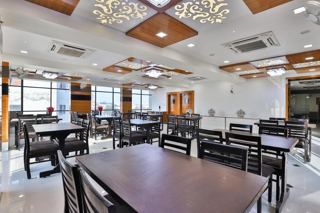 Collection O 7557 Hotel Shiv Kunj Exotica Naroda Exteriér fotografie