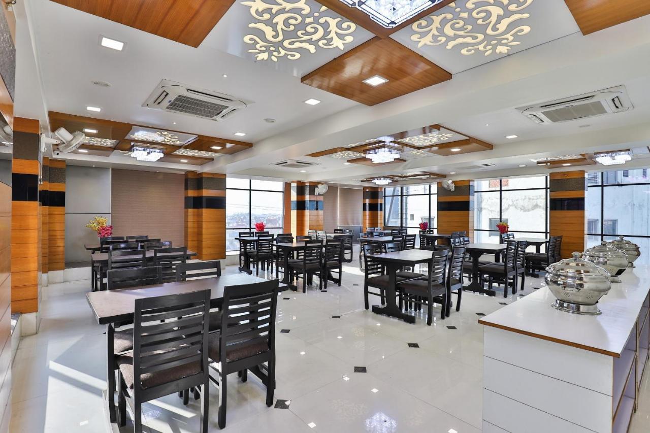 Collection O 7557 Hotel Shiv Kunj Exotica Naroda Exteriér fotografie