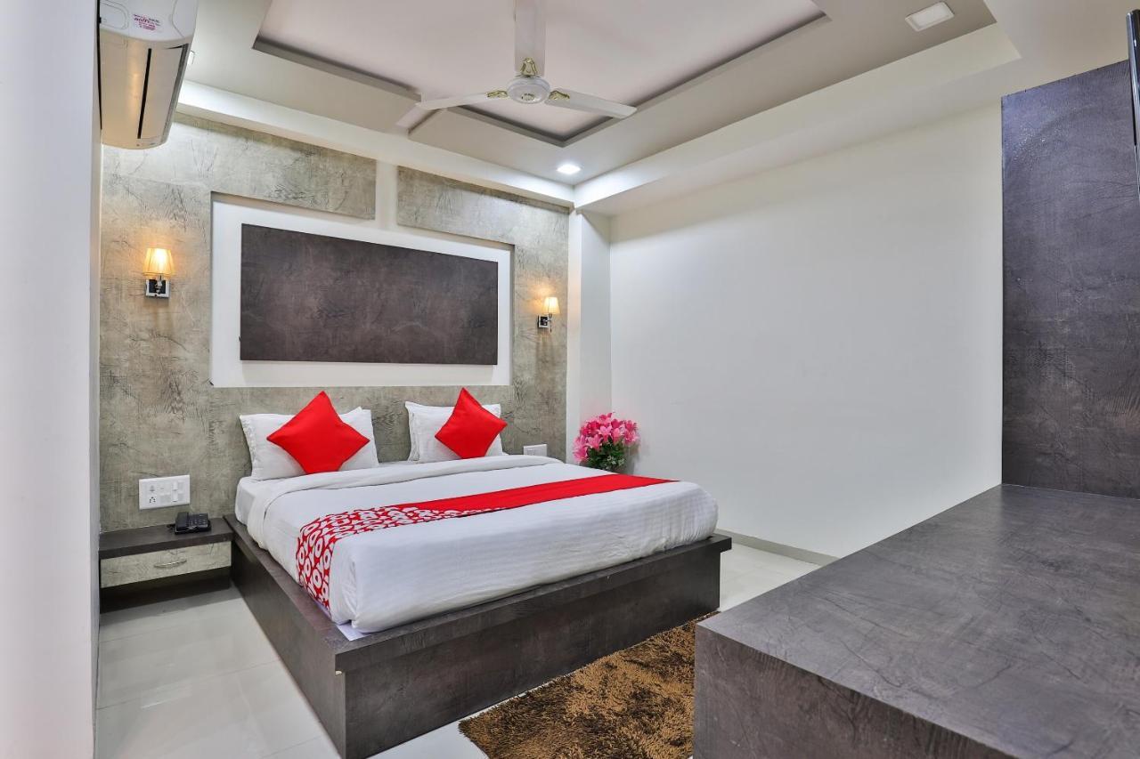 Collection O 7557 Hotel Shiv Kunj Exotica Naroda Exteriér fotografie